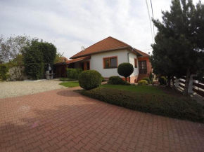 Vila Daja, Podhájska